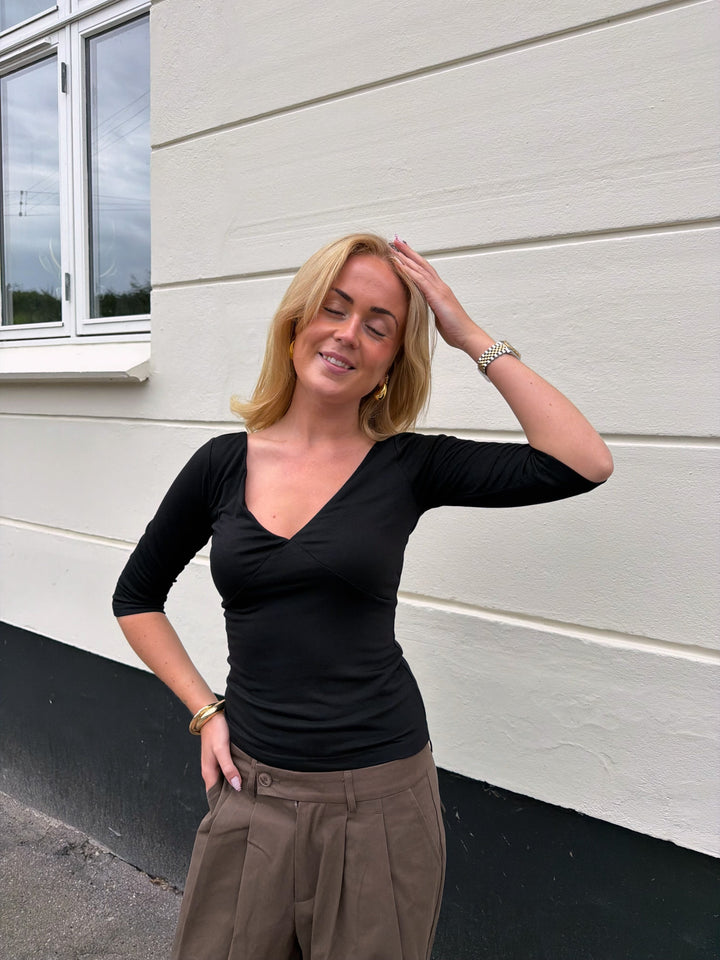 Sia V-neck 3/4 Sleeve Top - Black