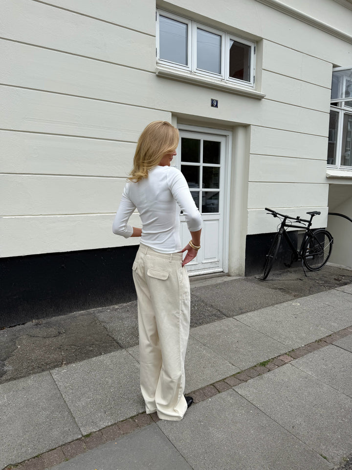 Stinna 3/4 Sleeve V-neck Top - White