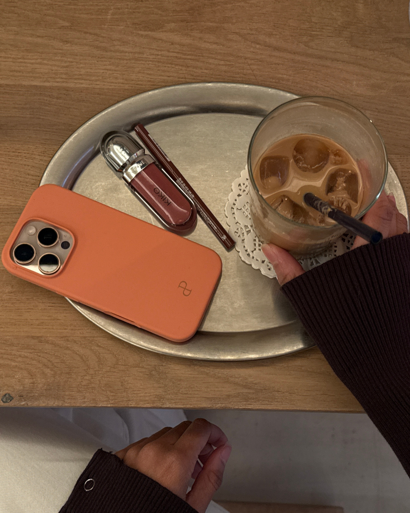 iPhone 14 Pro Cover - Peach