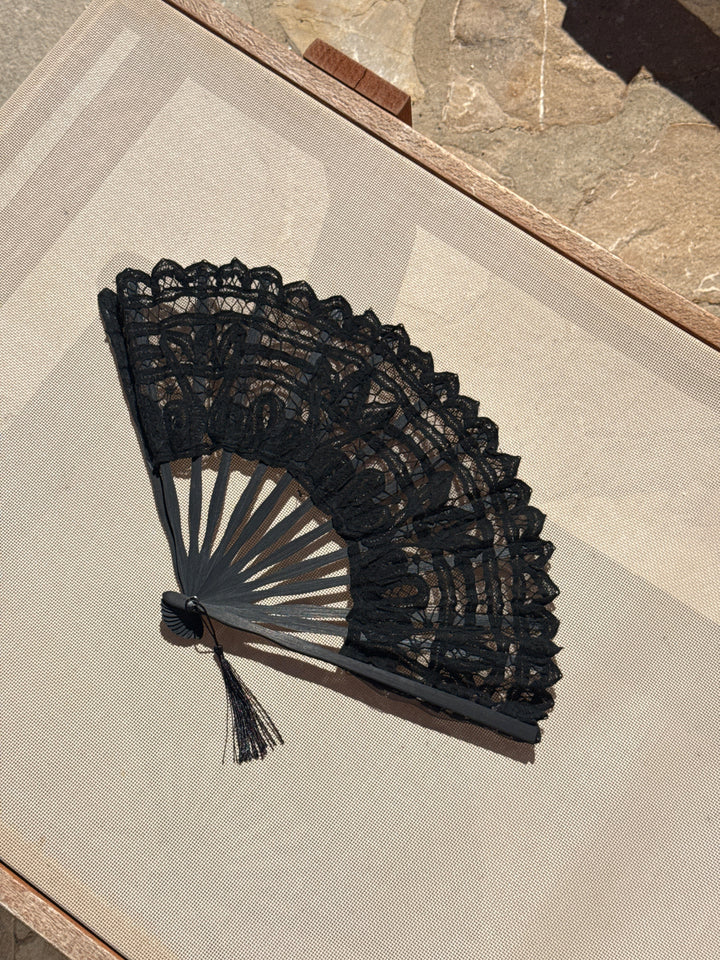 Bamboo Lace Fan - Black