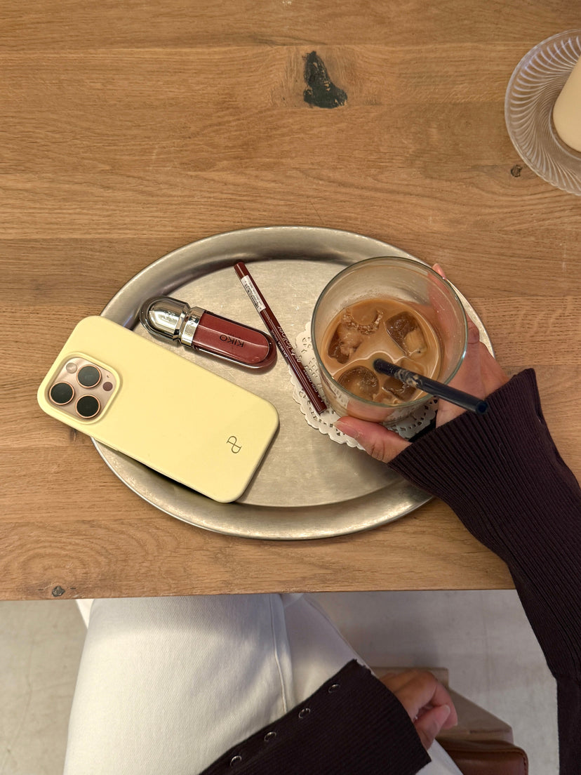 iPhone 14 Cover - Butter Yellow
