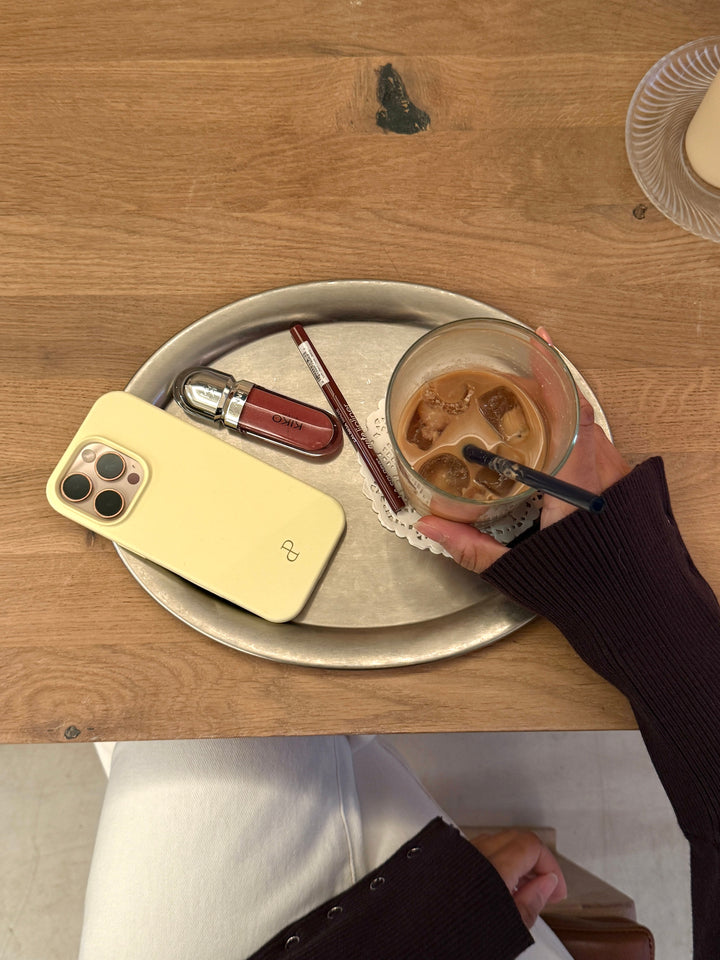 Iphone 16 Pro Cover -  Butter Yellow