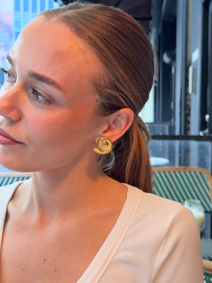 Ivanna Shell Earrings - Gold Plated
