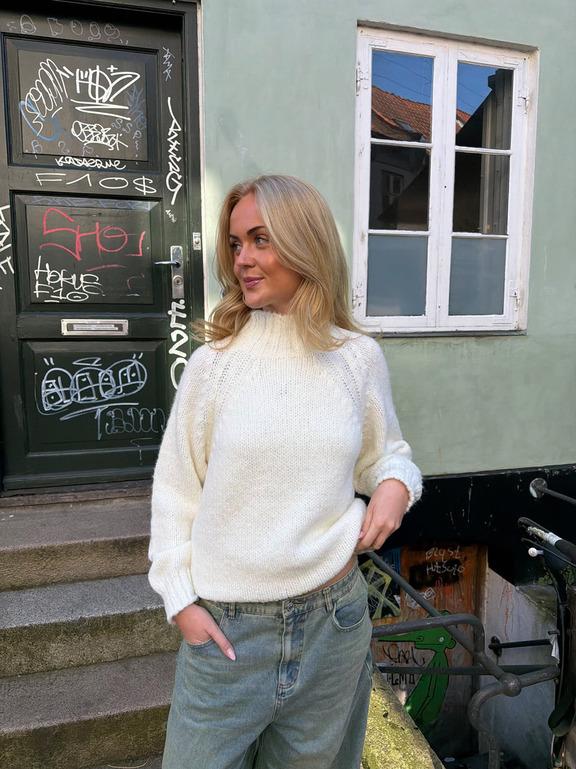 Sonine Raglan Knit - White