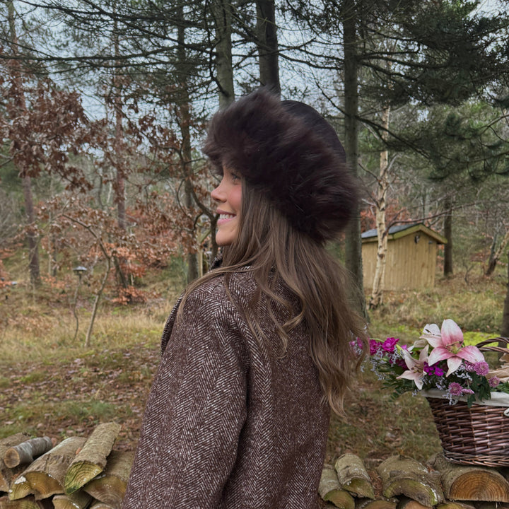 Agnete Shearling Hat - Dark Brown