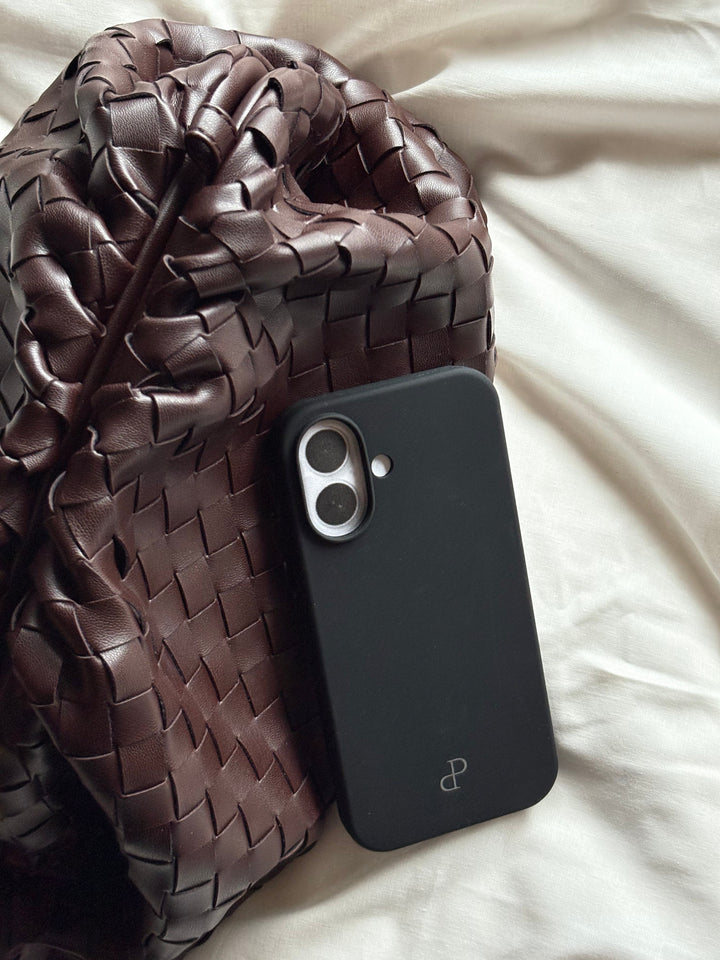 iPhone 16 Cover - Black