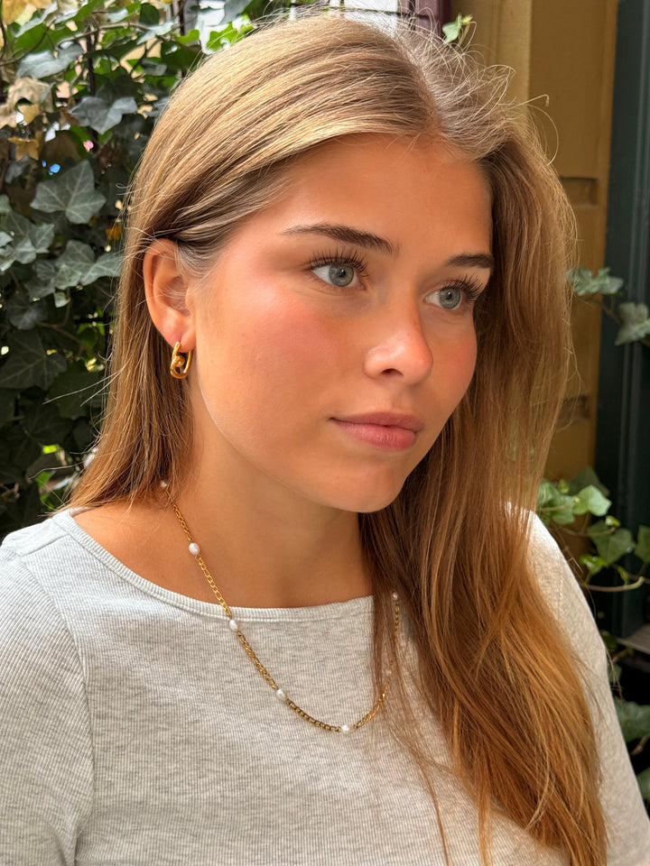 Stine Heart Swirl Earrings - Gold